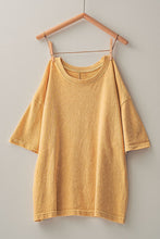 Load image into Gallery viewer, Goldie Tee