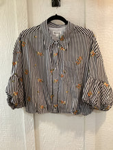 Load image into Gallery viewer, Luci Bubble Sleeve Top