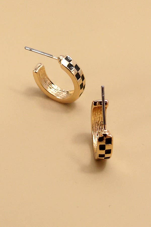 Checkered hoop earrings