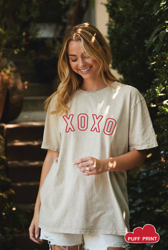 XOXO PUFF PRINT Oversized Graphic Top