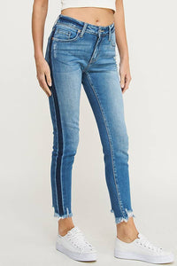 MID RISE ANKLE LENGTH DISTRESSED SKINNY JEAN