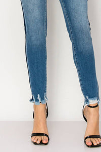 MID RISE ANKLE LENGTH DISTRESSED SKINNY JEAN