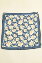 Load image into Gallery viewer, Daisy Print Cotton Scarf