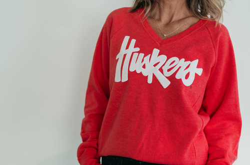 HUSKER RED V-NECK